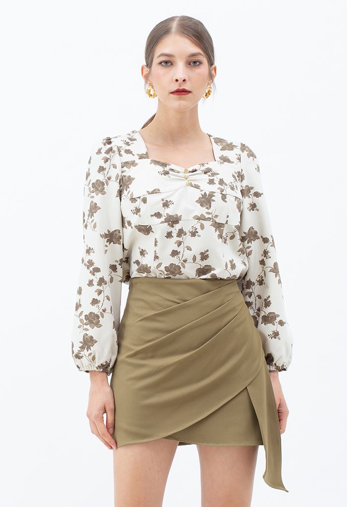 Posy Print Sweetheart Neck Ruched Front Top in Brown