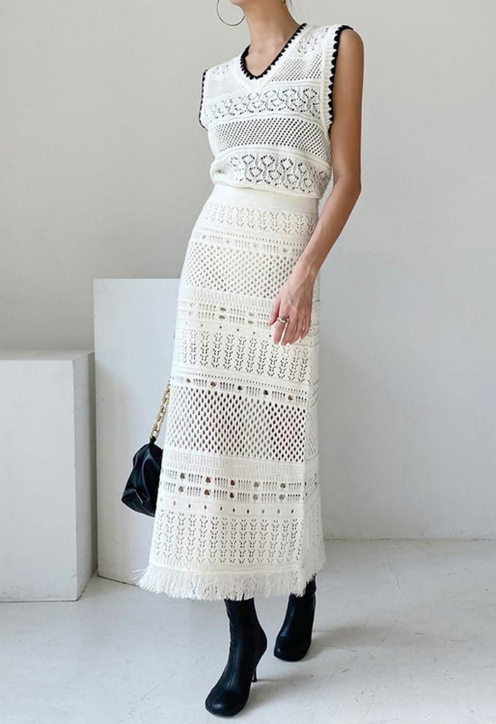 Hollow Out Knit Vest and Tassel Hem Skirt Set