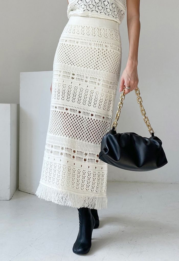 Hollow Out Knit Vest and Tassel Hem Skirt Set