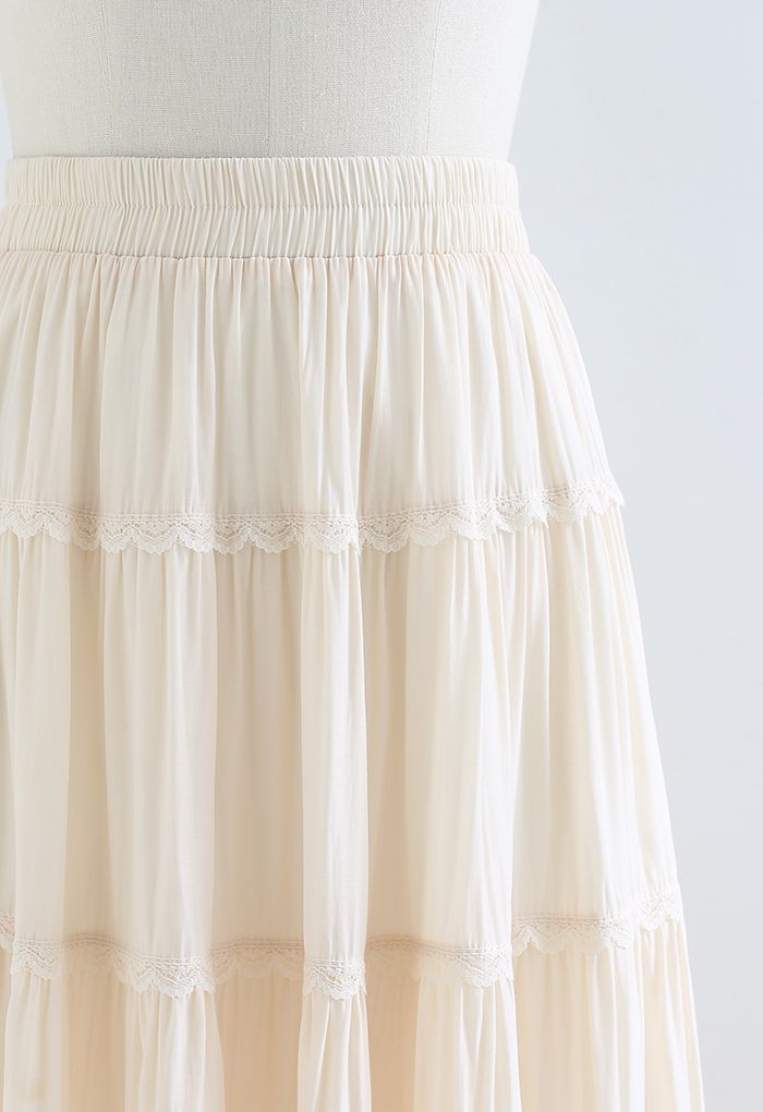 Scalloped Lace Pleated Frilling Midi Skirt in Cream