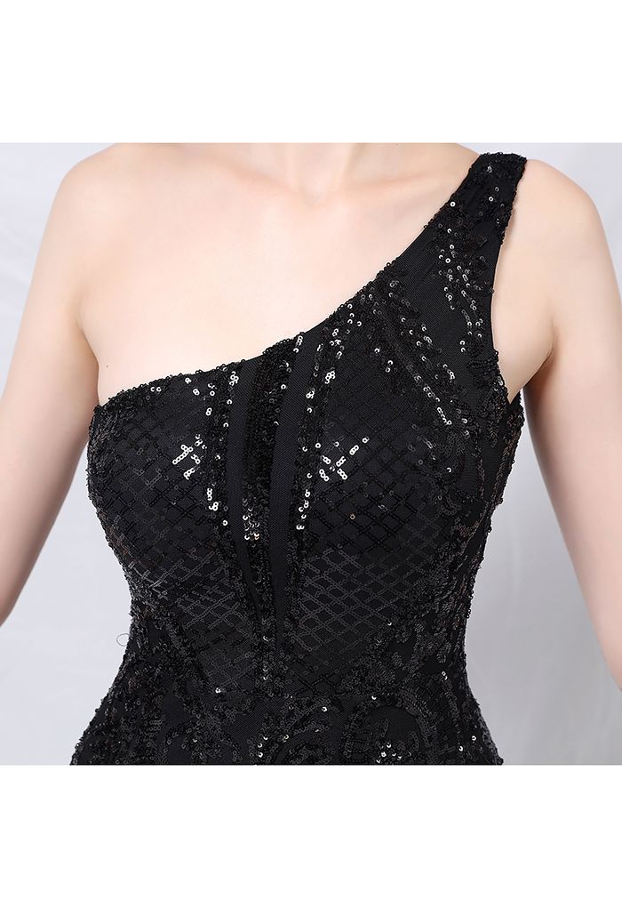 One-Shoulder Floral Lattice Sequined Mesh Gown in Black