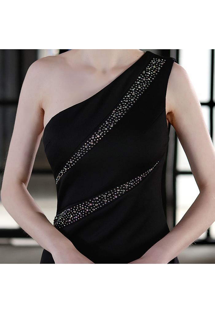 One-Shoulder Colorful Sequin Bodycon Gown in Black