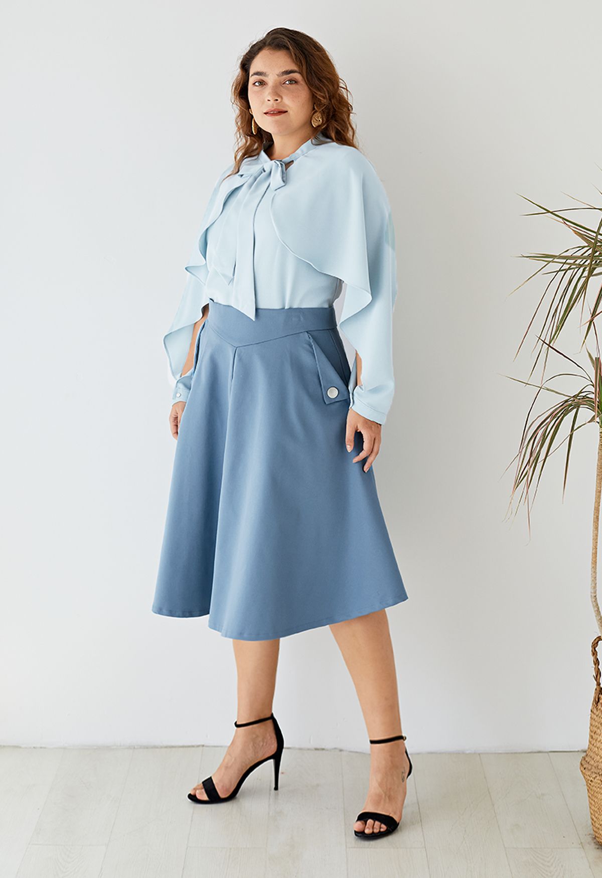 Crush on Casual Bowknot Cape Sleeves Top in Blue