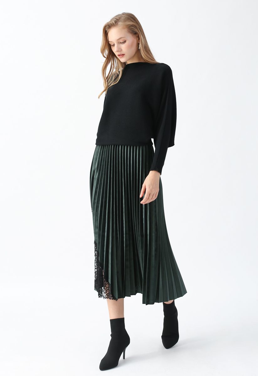 Boat Neck Batwing Sleeves Knit Top in Black