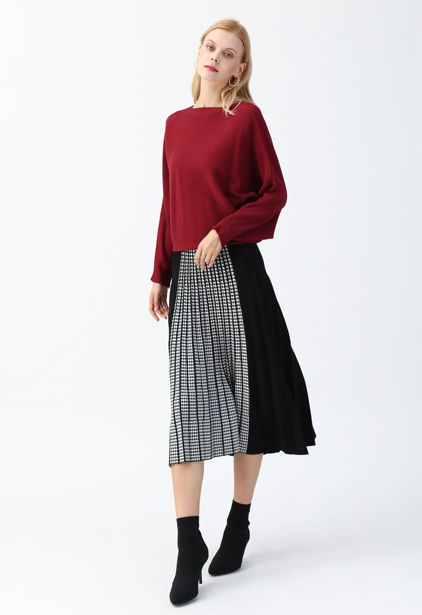 Boat Neck Batwing Sleeves Knit Top in Red